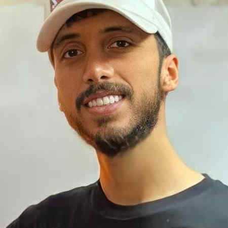 رد پاهاتو کجا میبری مگه نمیبینی من پا به پاتم هنوز