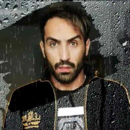 احمد سلو توی شهر بی عاطفه ها تو یه پرچم داری